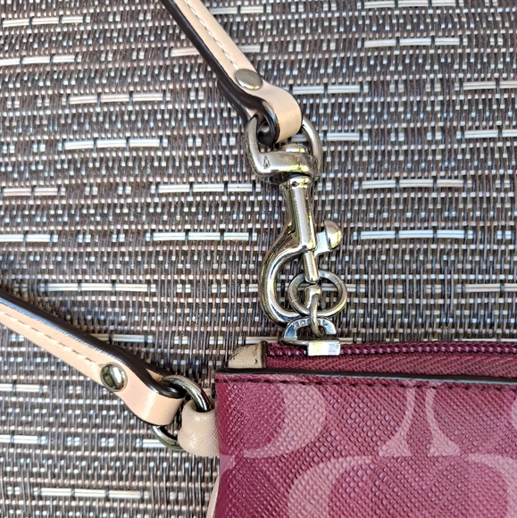 Coach Fuchsia Pink Small Zip Top Clutch Wristlet - Picture 3 of 12
